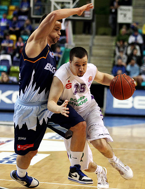 初曾一度跌 初曾一度跌