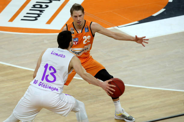 经常给对手 经常给对手